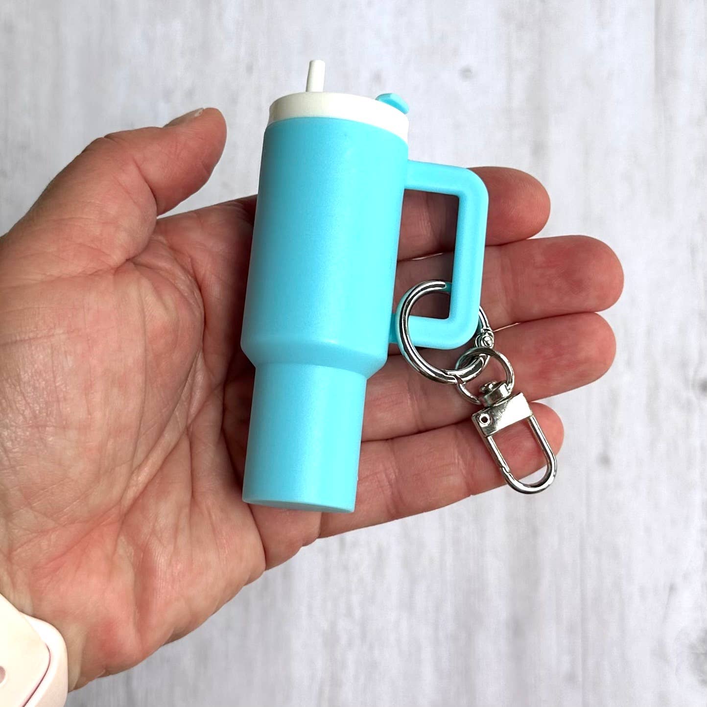iconic mi - Wholesale Keychain - Women's - Mini Tumbler Keychain Carry Storage Container Light Blue3