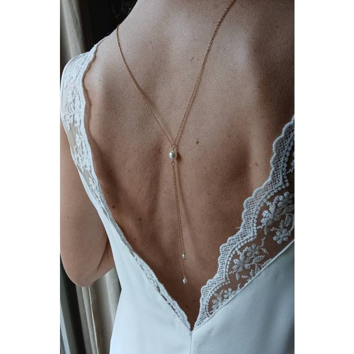 L'atelier du 6 - Wholesale Choker/Collar - Fine back necklace with white pearlescent pearls - back jewelry1