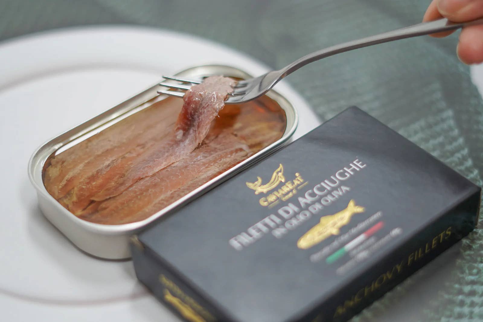 Truffleat srl - Wholesale Tinned Fish - Anchovy fillets in olive oil 100 gr