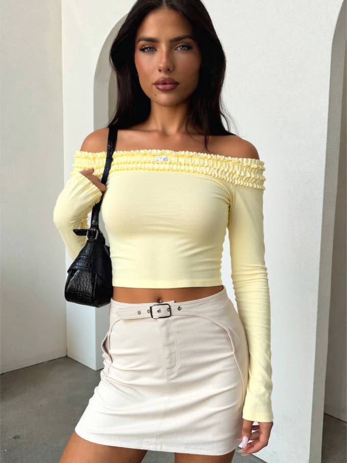 TOP JUSTO COM FITA E OMBROS DESCOBERTOS por atacado de 5besties inc