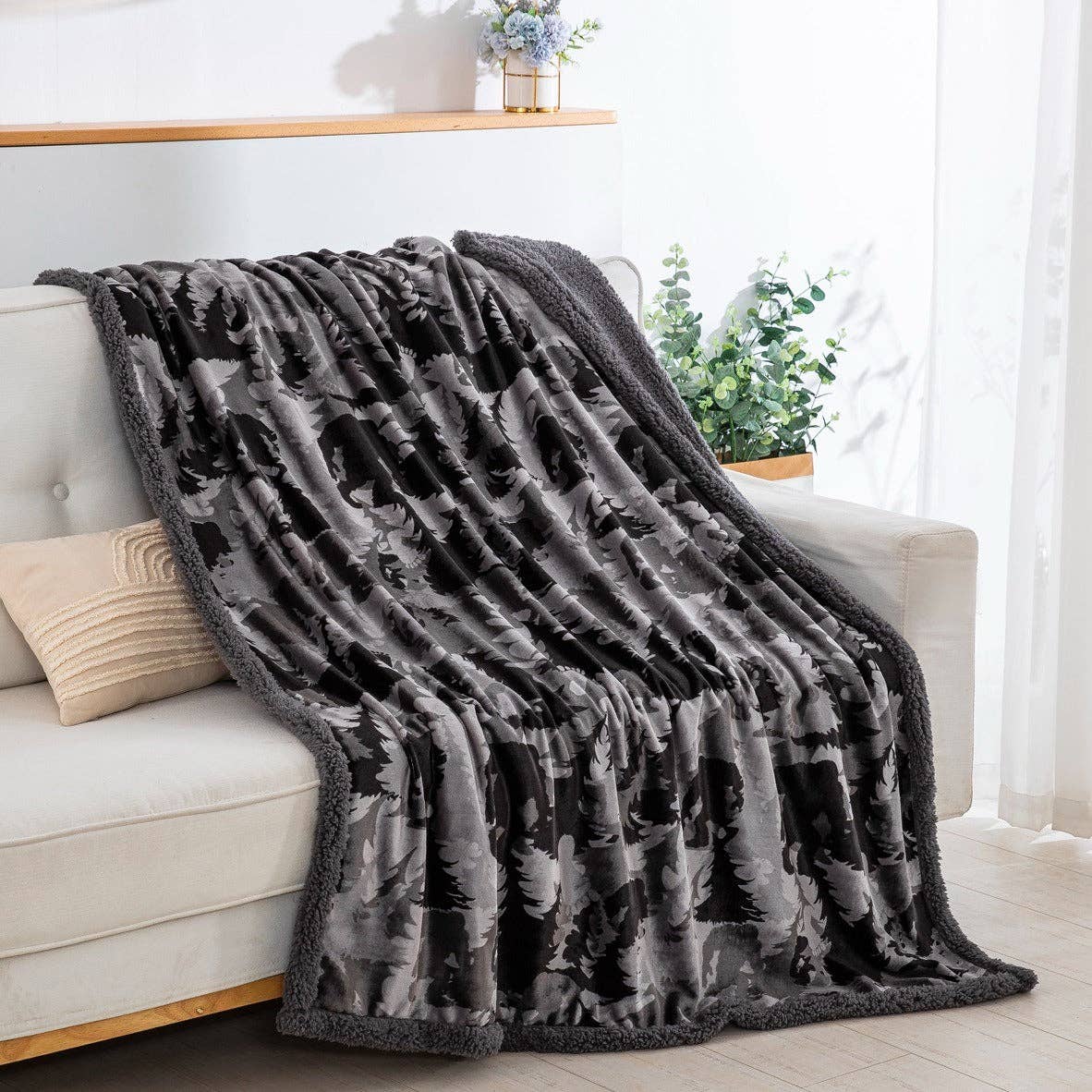Linen Mart - Wholesale Throw Blanket - Forest Camo Sherpa Lined Throw0