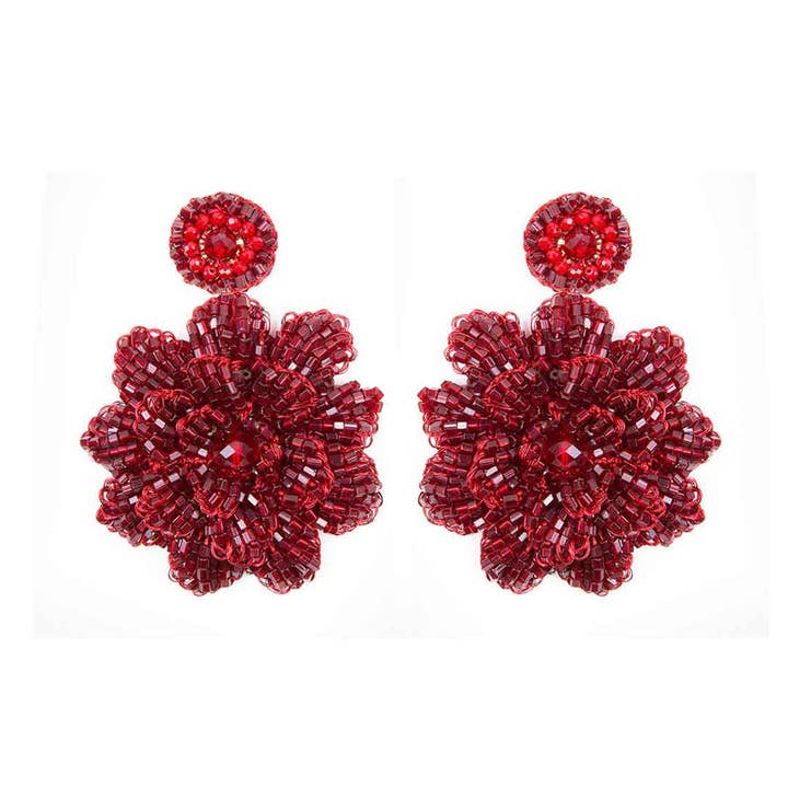 Grandes boucles d'oreilles en crochet faites main Red Velvet Blossom pour la vente par Lavish By Tricia Milaneze