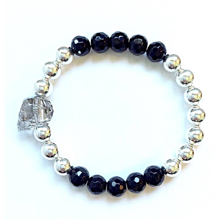 Swarovski kristal schedel met facet geslepen onyx en sterling zilveren stretch armband voor wholesale door Solid Design Studios