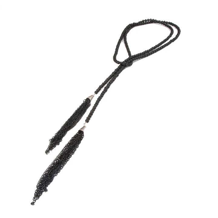 Collier en pierre de lave noire avec pendentif à pampilles à double chaîne pour la vente par The Dark