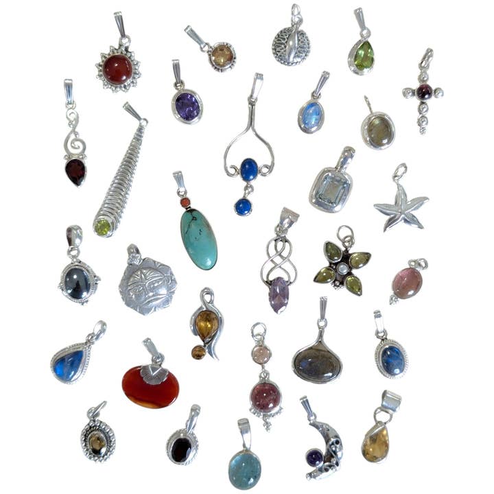 Saco Surpresa de Pendentes Mistos em Prata com Pedra 30 Peças por atacado de Saraswati Imports