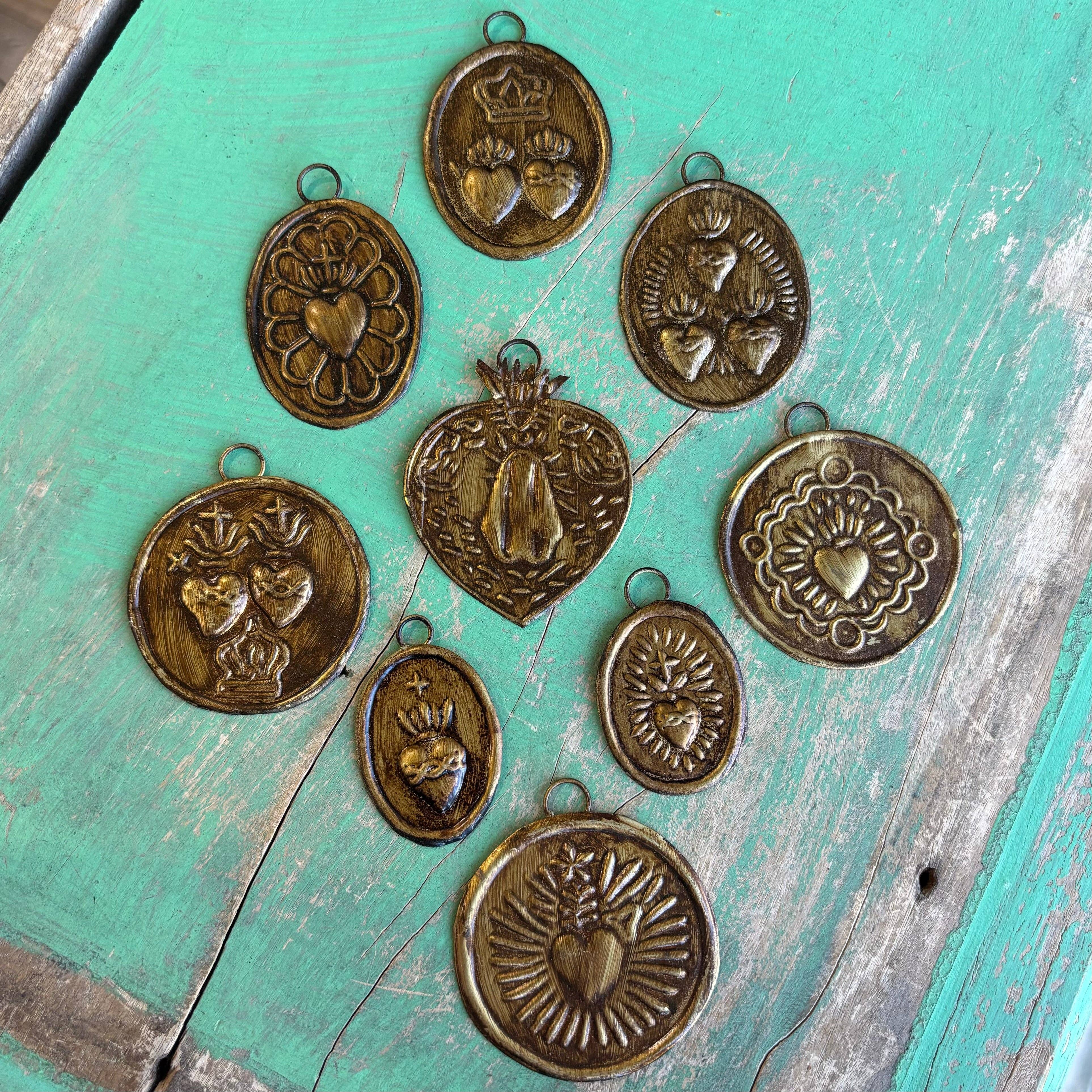 Love and Honor Jesus LLC – Pendente/pingente individual por atacado – Medalhões de latão13