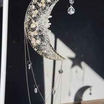Grey Stone boutique - Wholesale Suncatcher - Quartz Crystal Crescent Moon Rainbow Suncatcher Wall Decor1