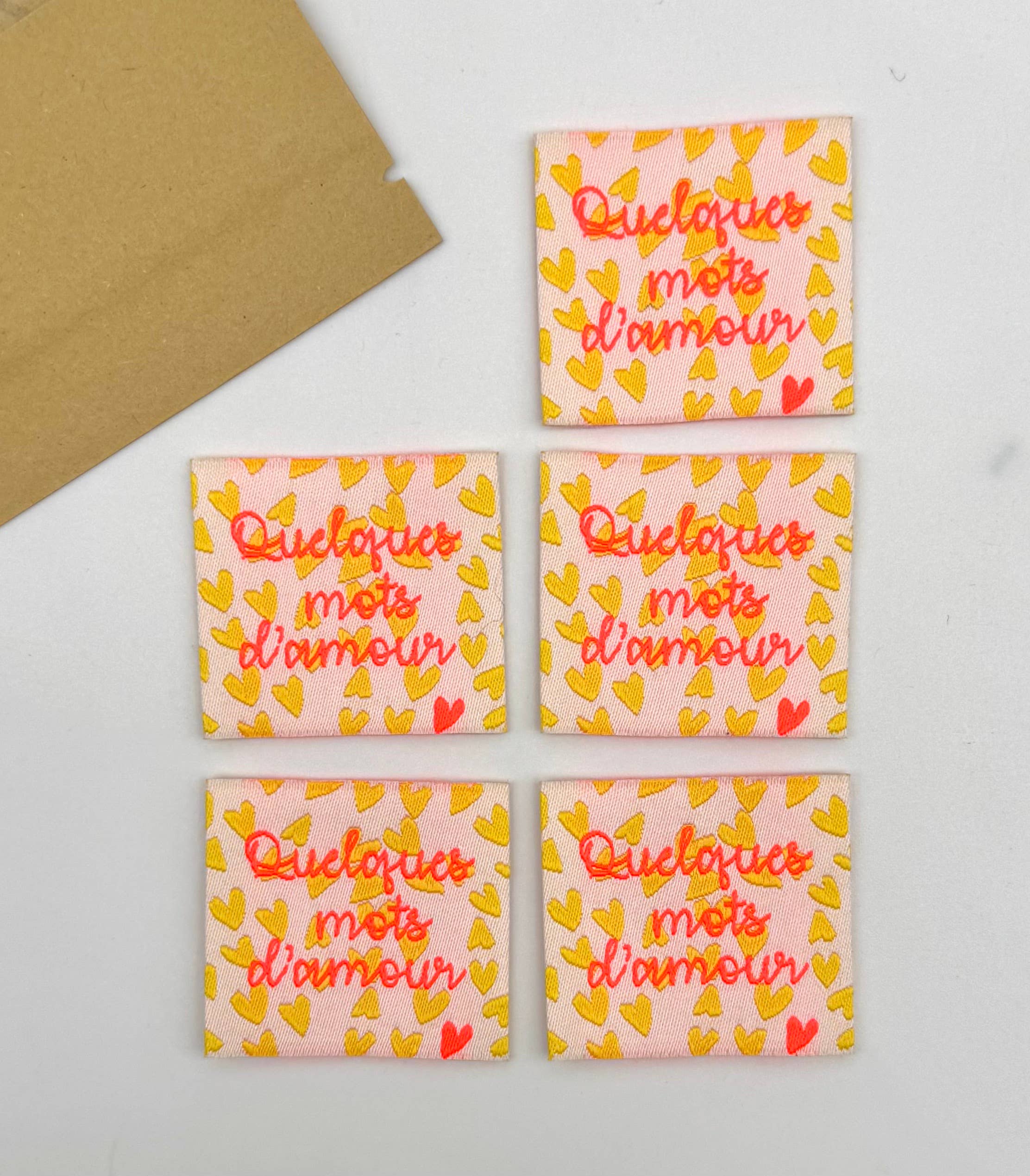 L’Étiquette Home Couture - Wholesale Craft Supplies - Woven label to sew "A Few Words of Love" neon1
