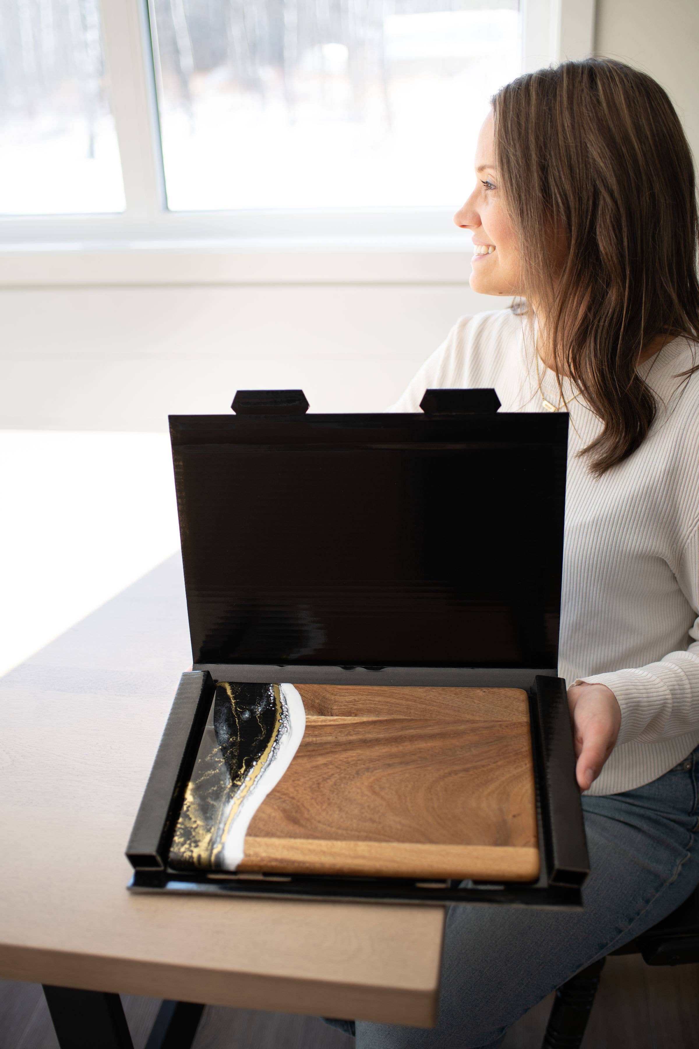 Lynn & Liana Designs - Vendita all'ingrosso Taglieri per formaggio - Tagliere per formaggi e salumi in legno di acacia con resina - No dazi!12