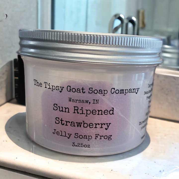 Savon Animal à la Gelée de Fraise Mûrie au Soleil pour la vente par The Tipsy Goat Soap Company