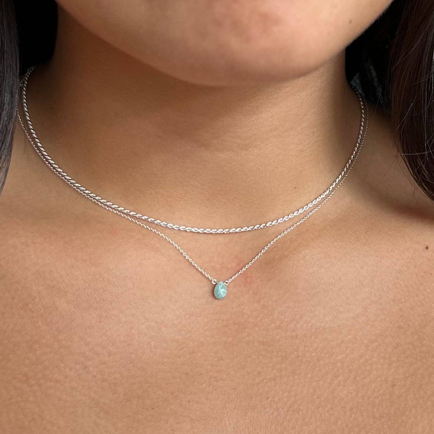 Something Silver – Großhandel Kette mit Anhänger/Charm – Zarte Tropfen-Edelstein-Halskette9