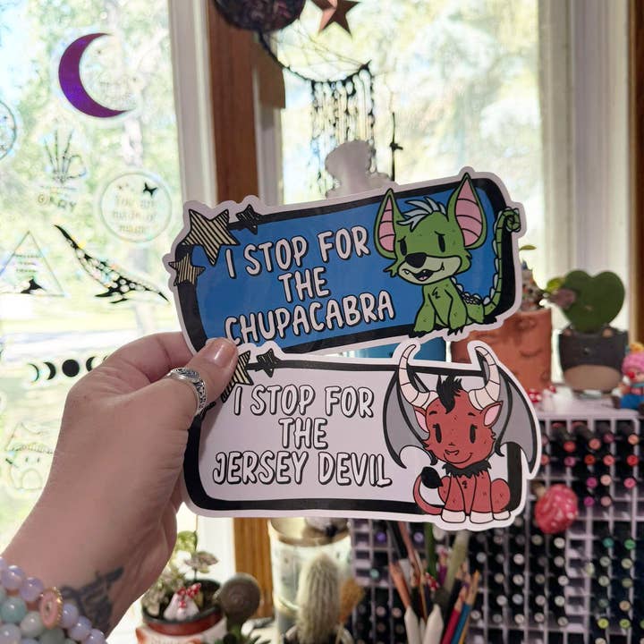 Rebel and Siren - Vente Autocollant - Je m'arrête pour la déco d'Halloween | Drôle | Autocollant de pare-chocs | 8"