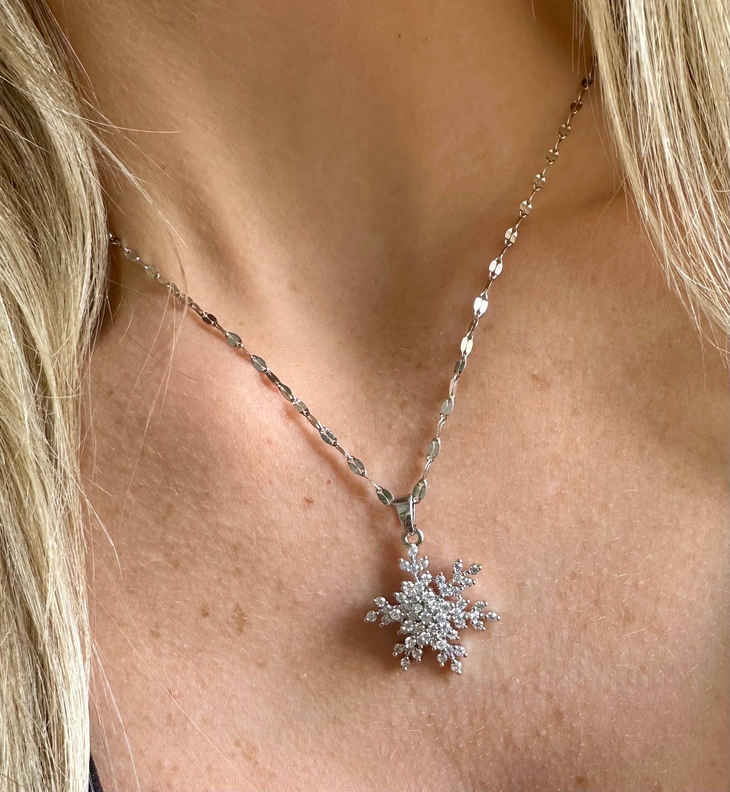 Offshore Surf Co – wholesale Pendant/charm necklace – Simple Style Snowflake Stainless Steel Plating2