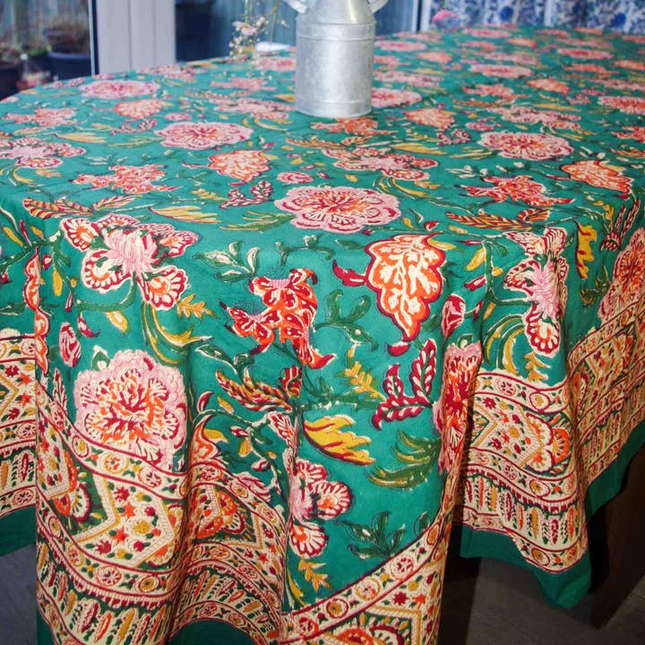 6-Sitzer Blockbedruckte rechteckige Tischdecke - Grün Floral für den Großhandel von Kantha Decor