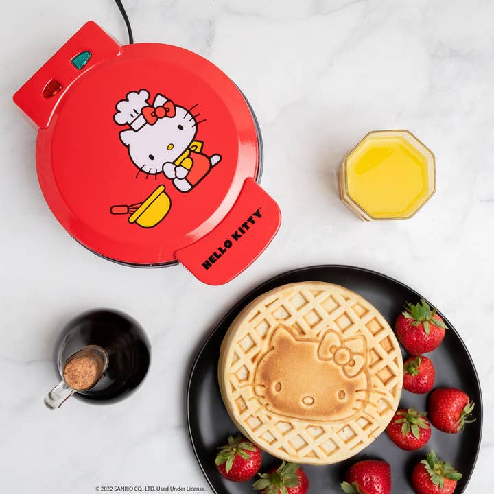 Uncanny Brands - Wholesale Kitchen Appliance - Uncanny Brands Hello Kitty Waffle Maker