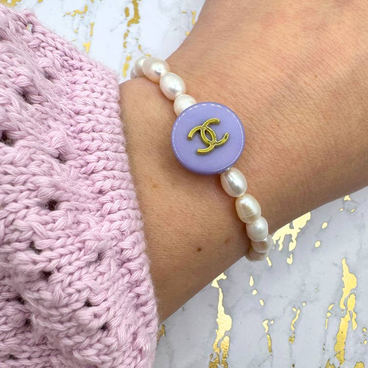 Bracelet extensible en perles d'eau douce pour la vente par Golden Girl Jewelry