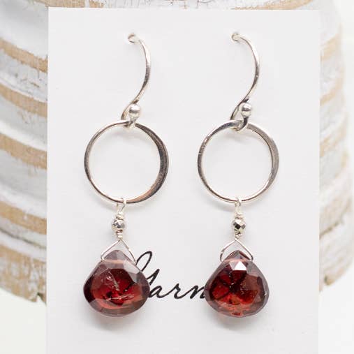 Susan Roberts Jewelry - Wholesale Hangende/ronde oorbellen - Garnet Ring zilveren oorbellen0
