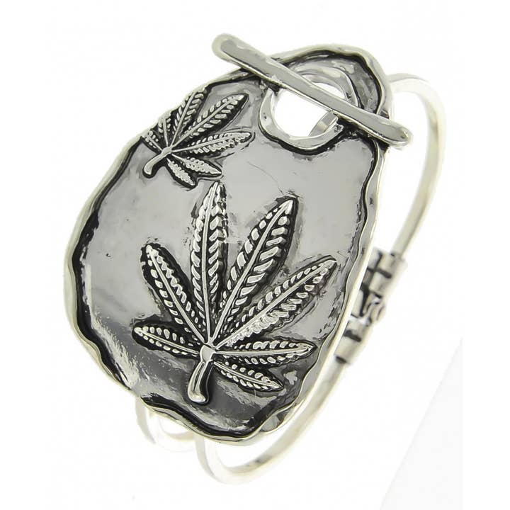 0011 PREMIERE - Wholesale Bangle Bracelet - FR2858 Marijuana Weed Hemp Leaf Hinged Brass Bracelet