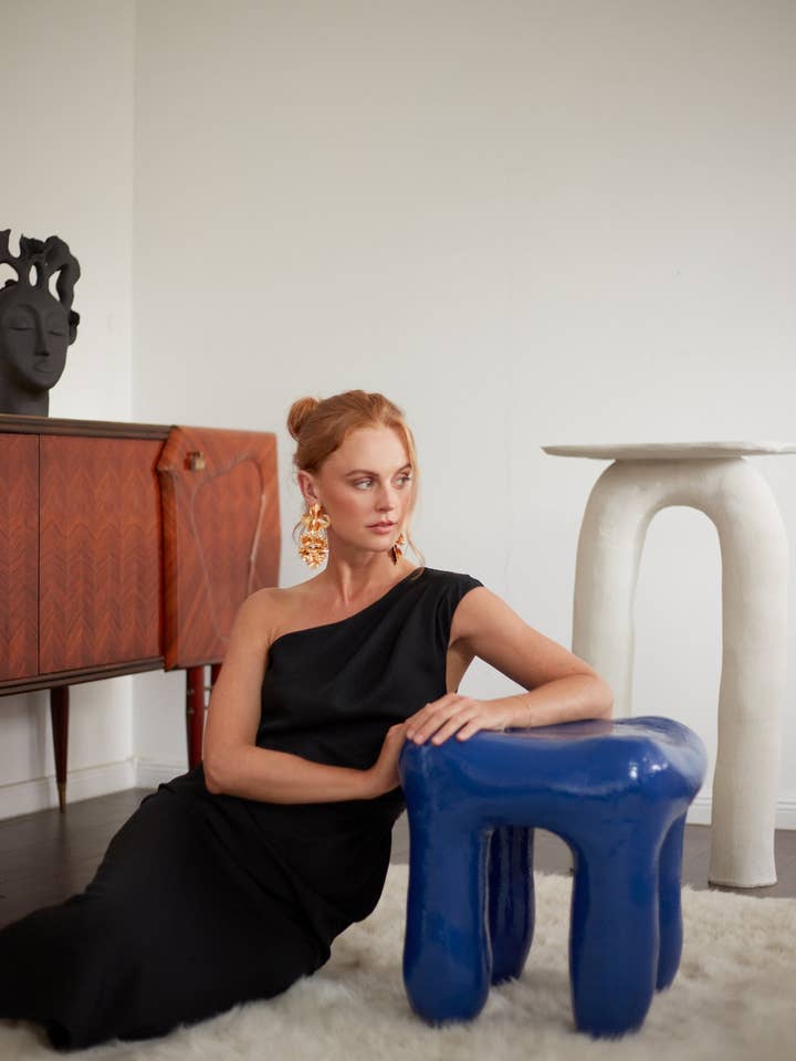 Aisha zwarte midi-cocktailjurk met één schouder voor wholesale door UNDRESS