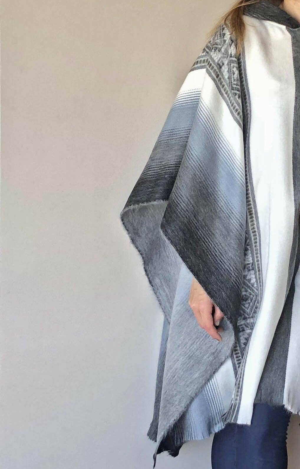 ECUALAMA – wholesale Poncho – Women's – Lightweight Baby Alpaca Wool Unisex Hooded Poncho Pullover - White/Gray1