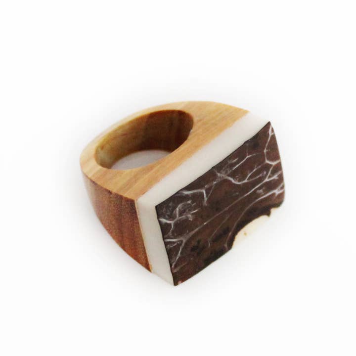 Træ & Tagua Ring Håndlavet Fairtrade for engroshandel hos Muichic Natural Jewelry