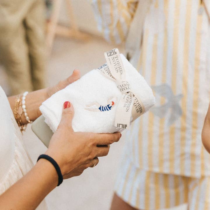 Torres Novas - Wholesale Hand Towel - Swimmers Retro embroidery (pack of 2)4