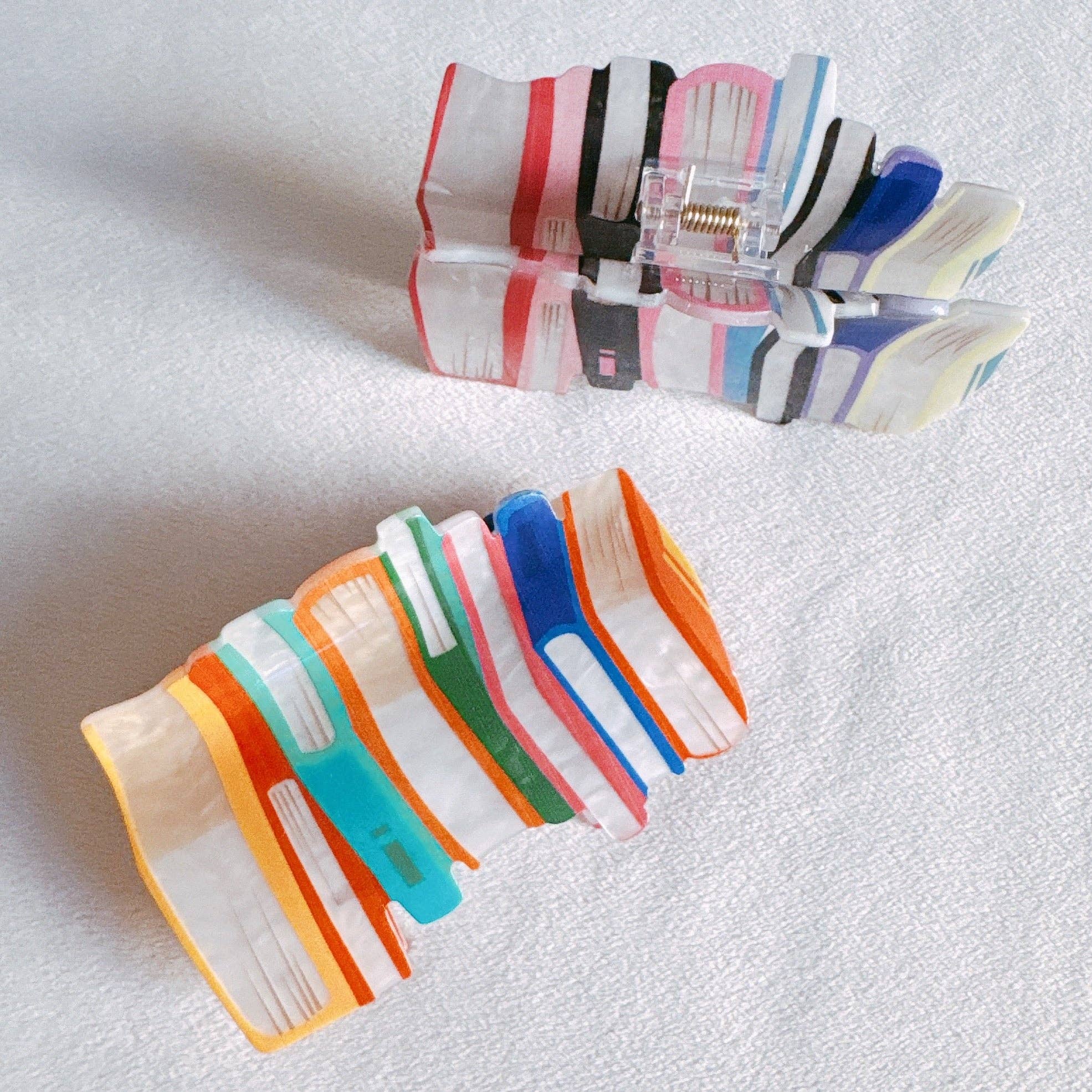 Ellison+Young - Vendita all'ingrosso Fermaglio per capelli - Donna - Artiglio per capelli colorato da bibliotecaria6