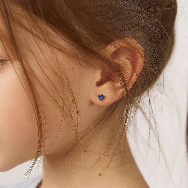 In Season Jewelry - Wholesale Oorbellen - Kinderen - CZ Heart Solitaire 4mm Kinder Oorbellen - Sterling Zilver36