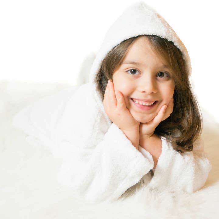 Accappatoio per bambini con cappuccio in pile turco 420 gr 100% cotone per la vendita all'ingrosso da parte di Dalgodao.com