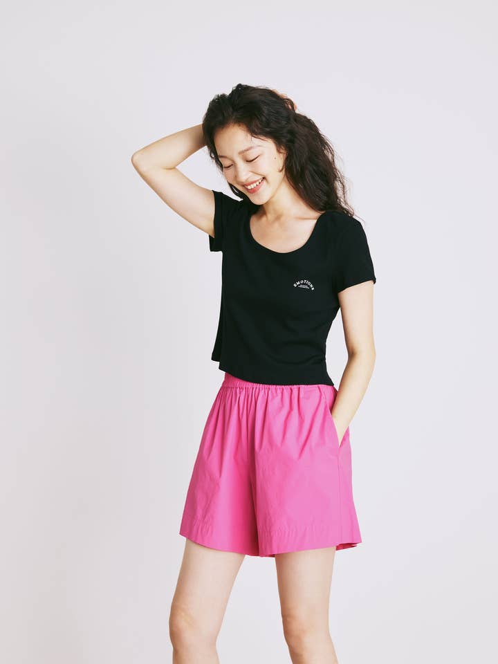 Simple Versatile Tee-Black for wholesale by Urlazh