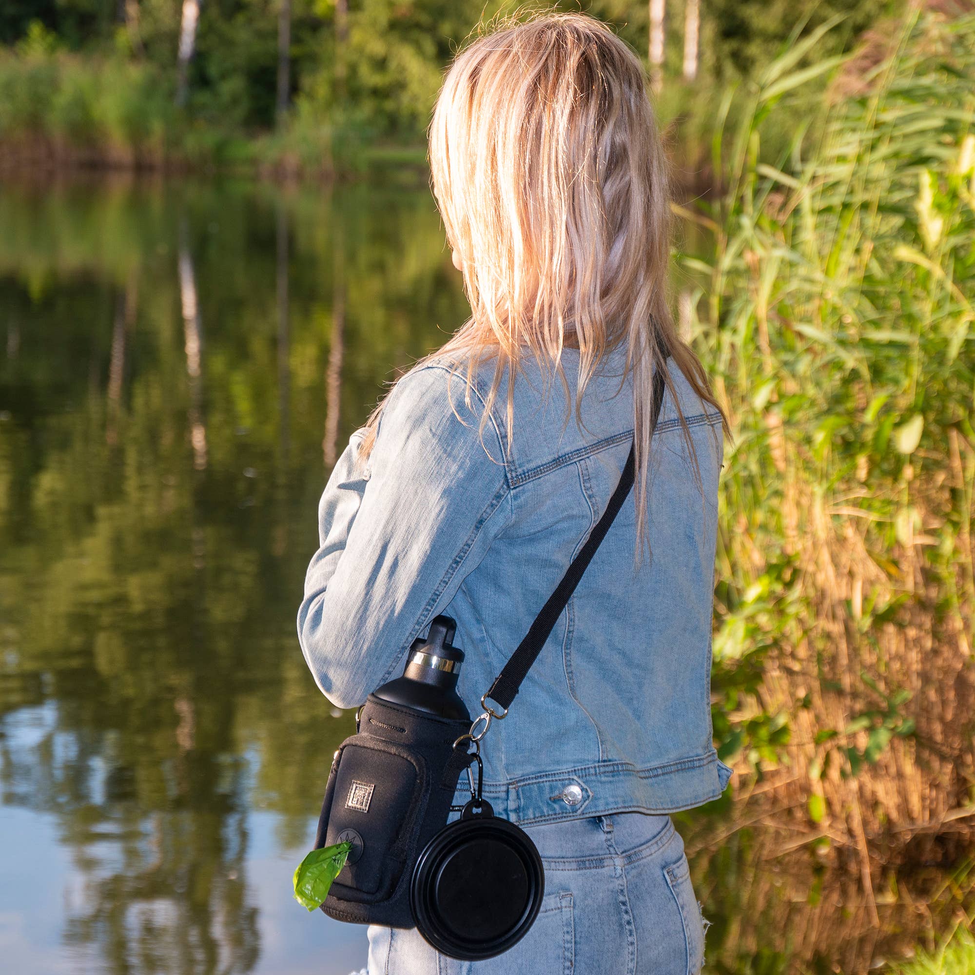 MADE EASY KIT – Suporte para garrafas/garrafeira por atacado – Kit fácil de transportar garrafa de água com bolso para saco de cocô de cachorro18