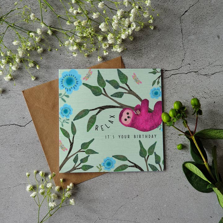 Ilana Ewing Designs – Großhandel Grußkarten für den Alltag – Relax It's Your Birthday - Faultier-Geburtstagskarte1