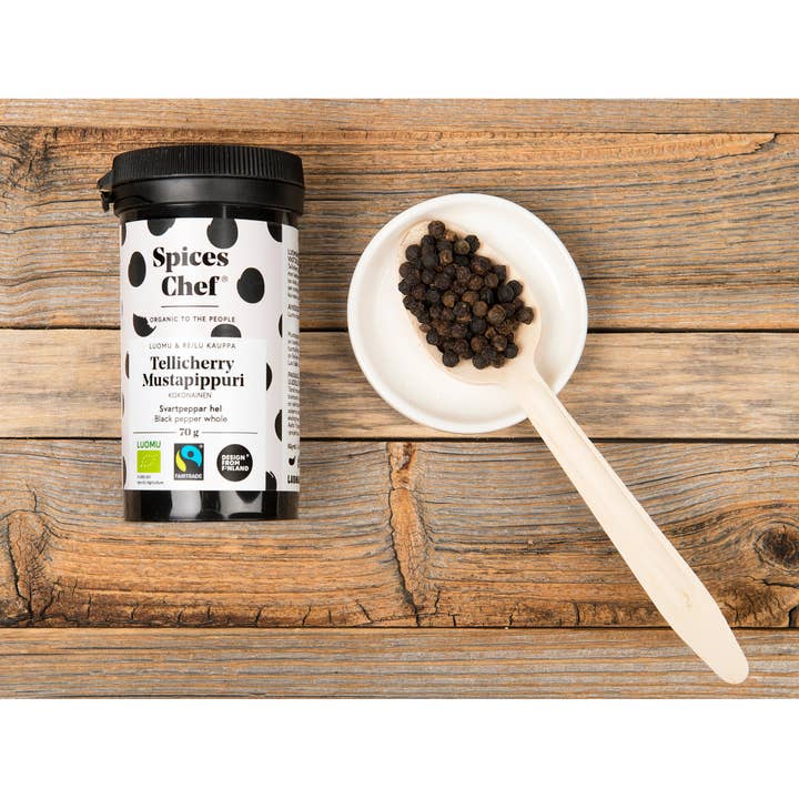 Spices Chef – wholesale Kryddkvarn – Ortwo - Drömfarm Maustemylly + Tellicherry Mustapippuri Kokonainen 70g Luomu, Reilukauppa
