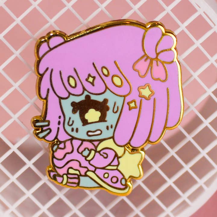 Alien Kissui Pin for wholesale by MOSHI MELON