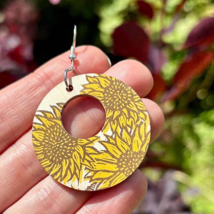 Beth Lewis Art – wholesale Dangle earrings – New Colourful Wooden Earrings2