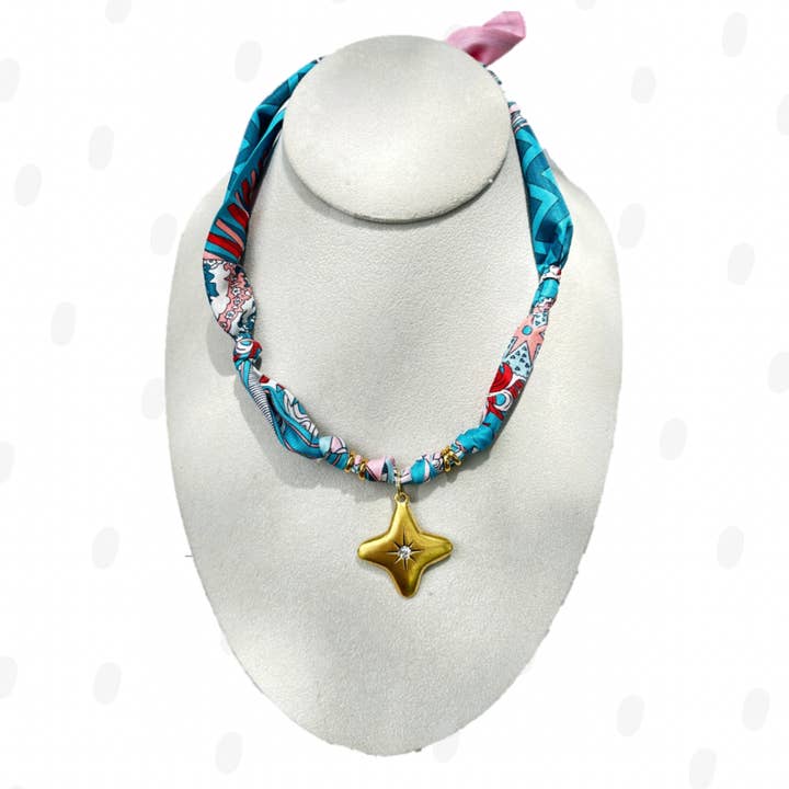 Collar con colgante de bufanda grande de luz estelar para venta al por mayor de Pieces of Blonde