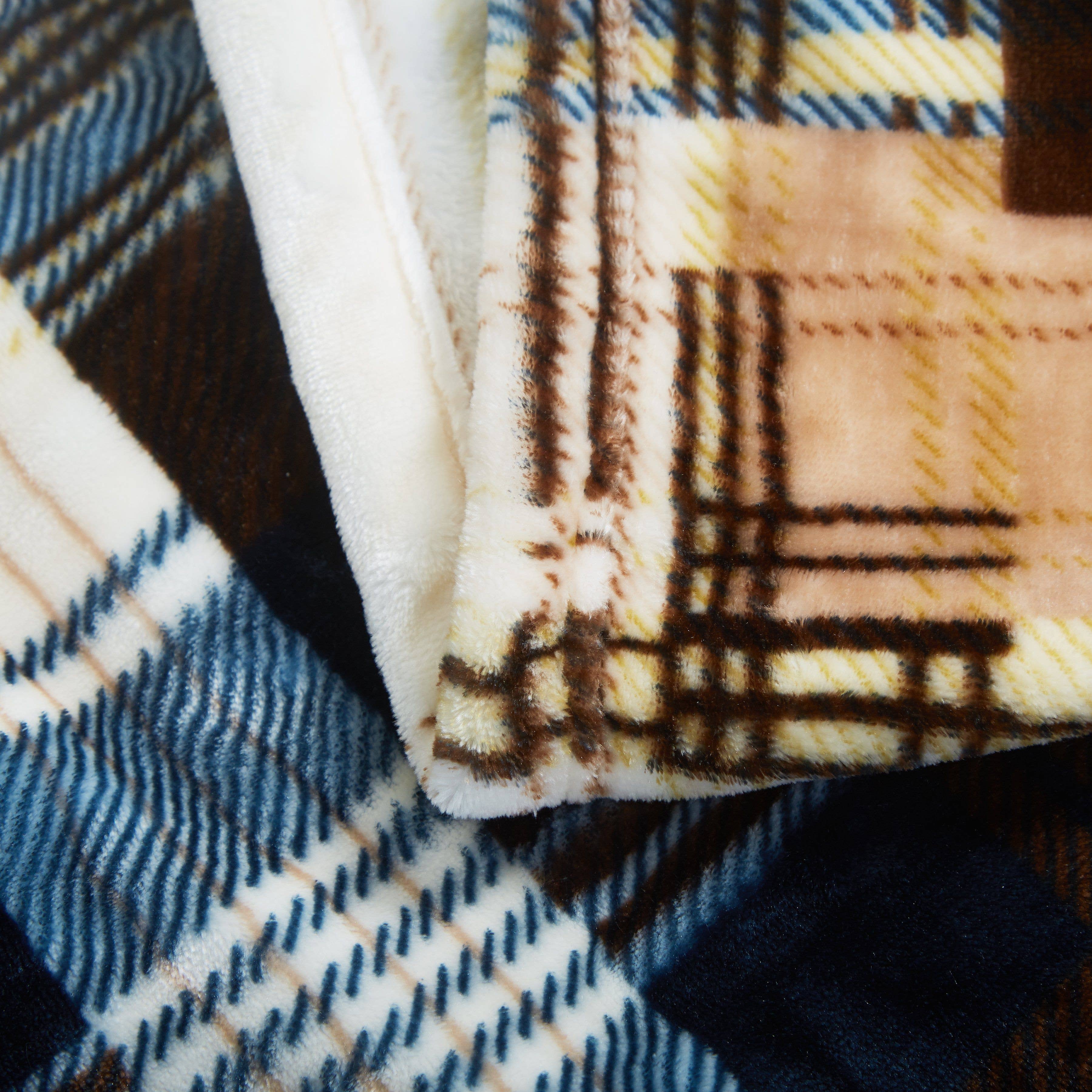 Tache Home Fashion - Wholesale Throw Blanket - Tache Super Soft Winter Cabin Flannel Throw Blanket4