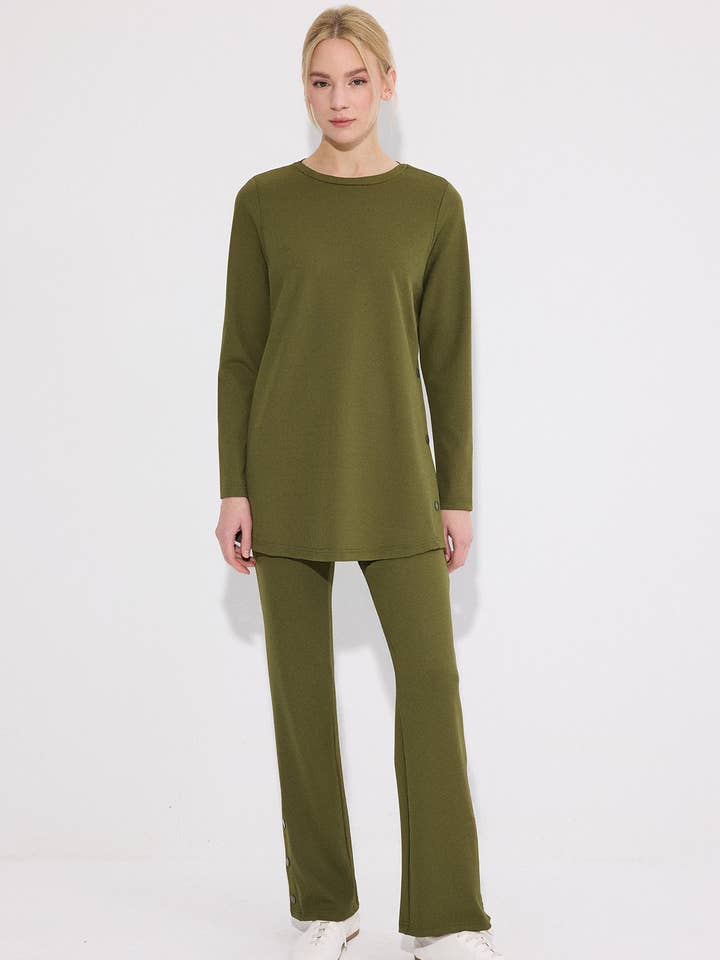 Tunika-Hose-Set mit Druckknopf-Details für den Großhandel von Touché Privé