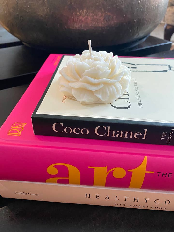 Peony Decor Candle for wholesale by KIKAPU