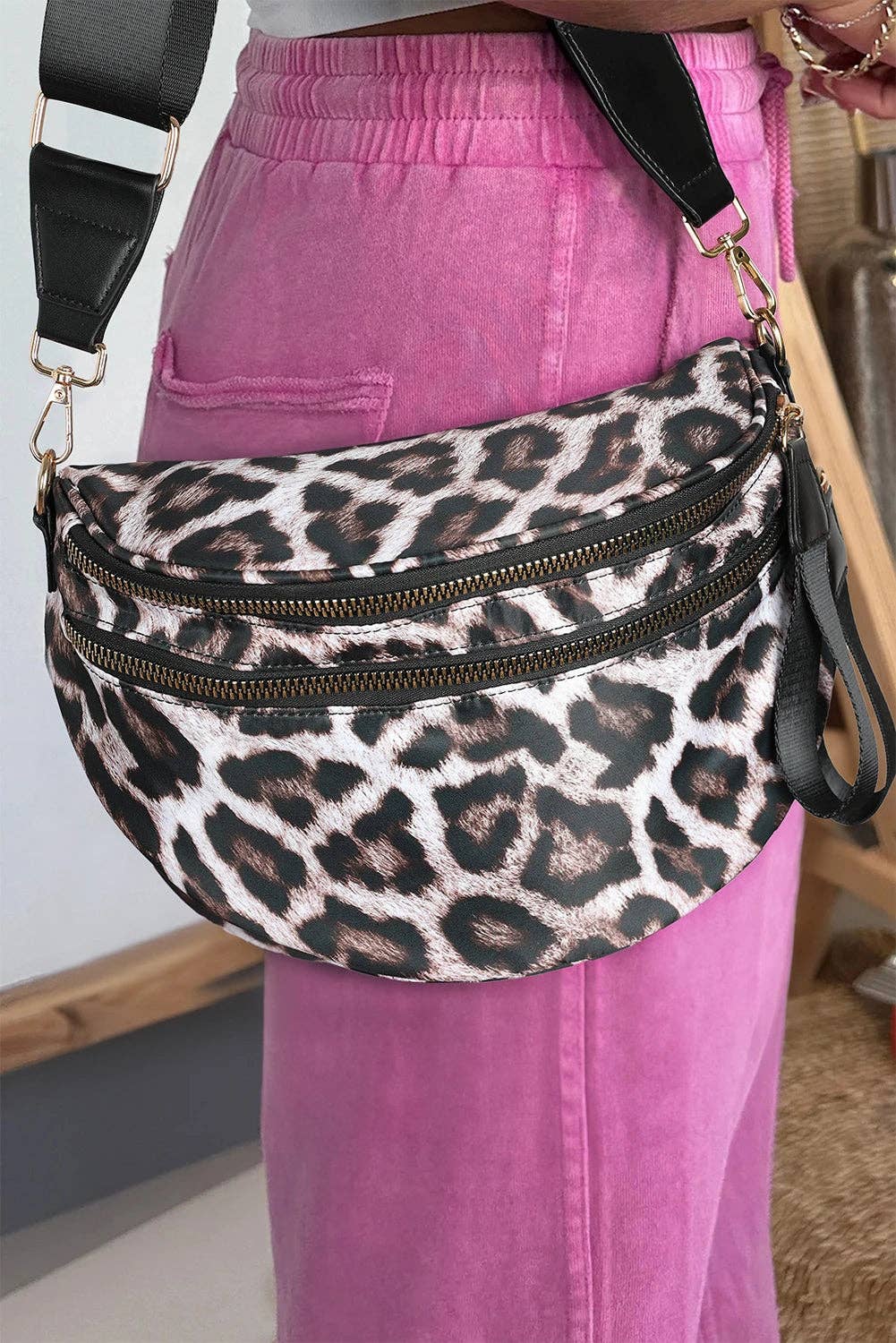 Suhkasana - Wholesale Crossbody Bag - Women's - Camo Print Crossbody Shoulder Bag with Gold Chain Detail32