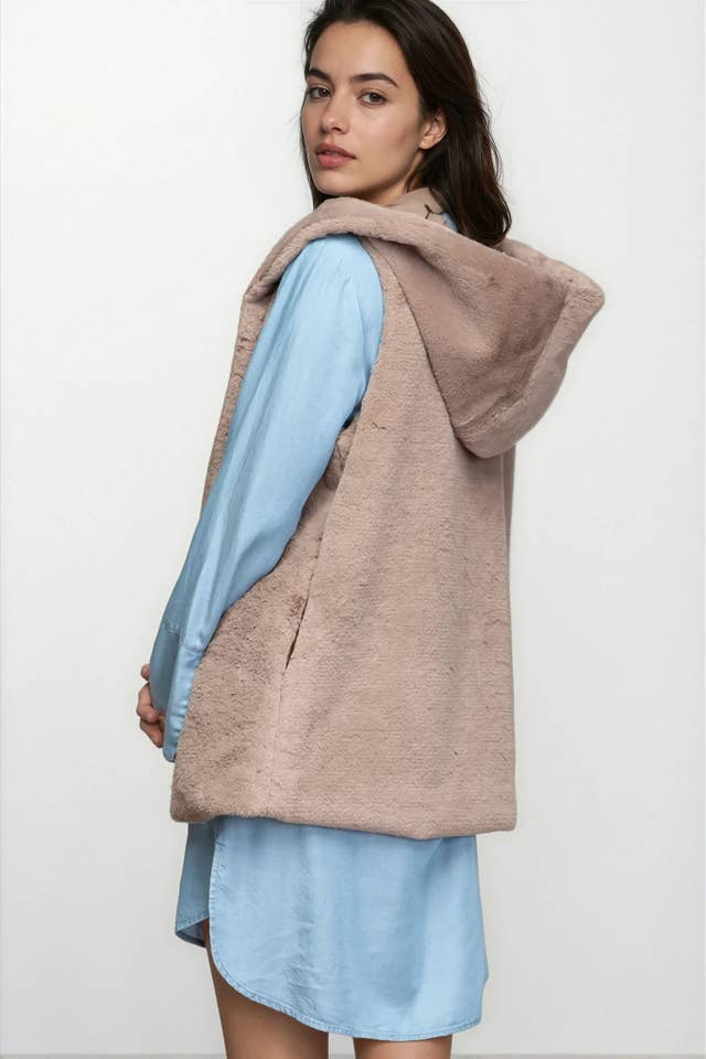 Naked Zebra - Vente Veste sans manches – femme - Gilet à capuche en fausse fourrure4