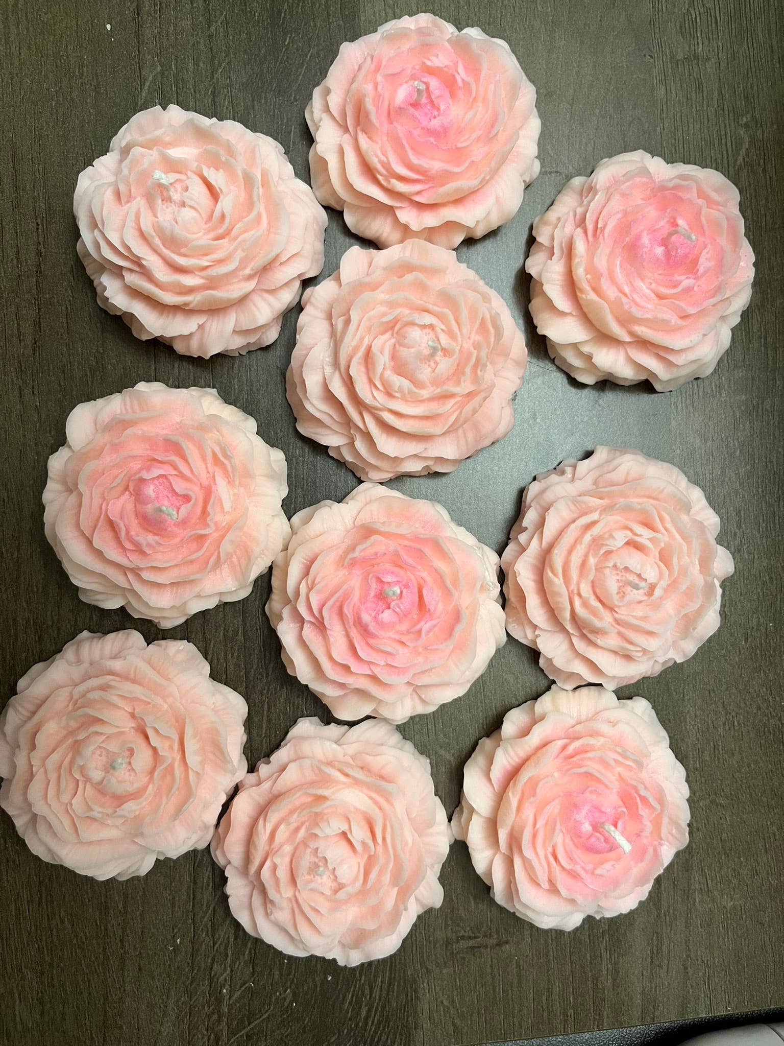 La Binibini – Engroshandel Gavelys – Duftlys i soja med pæonform7