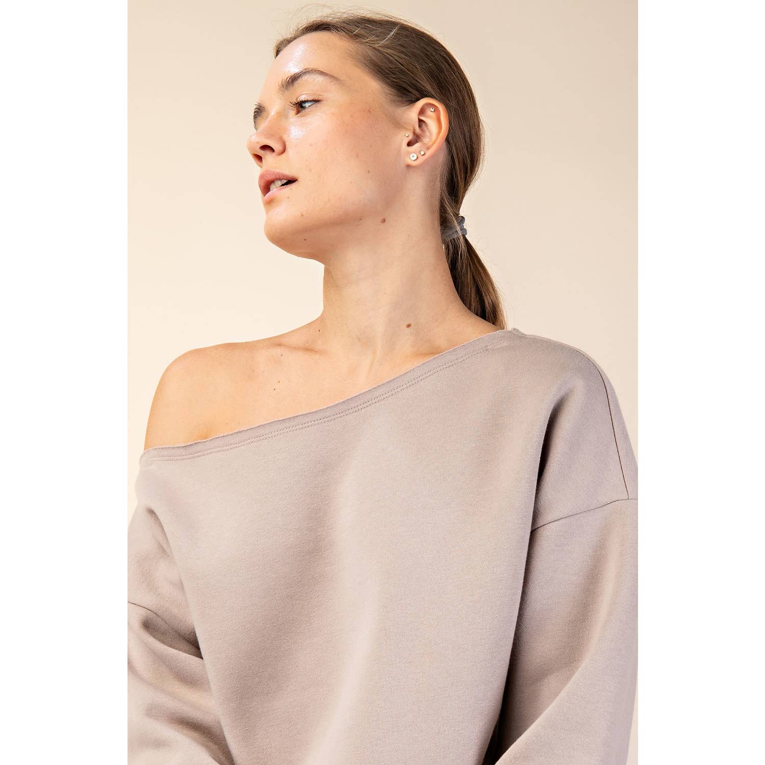 Apolline - Venta al por mayor Sudadera - Mujer - SUDADERA DE FELPA FRANCESA CON HOMBROS DESCUBIERTOS8