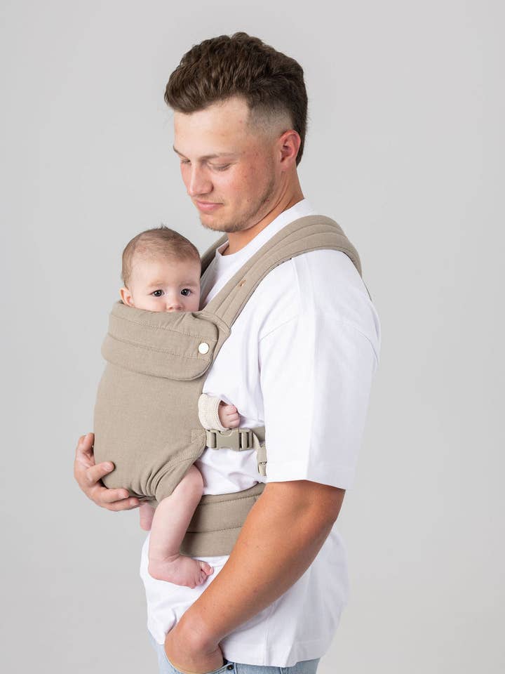 Le Porteur Monarque - Sage de Pierre pour la vente par Mabē Baby Carriers