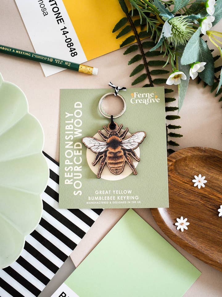 Llavero de Madera de Abejorro Amarillo Grande para venta al por mayor de Ferne Creative