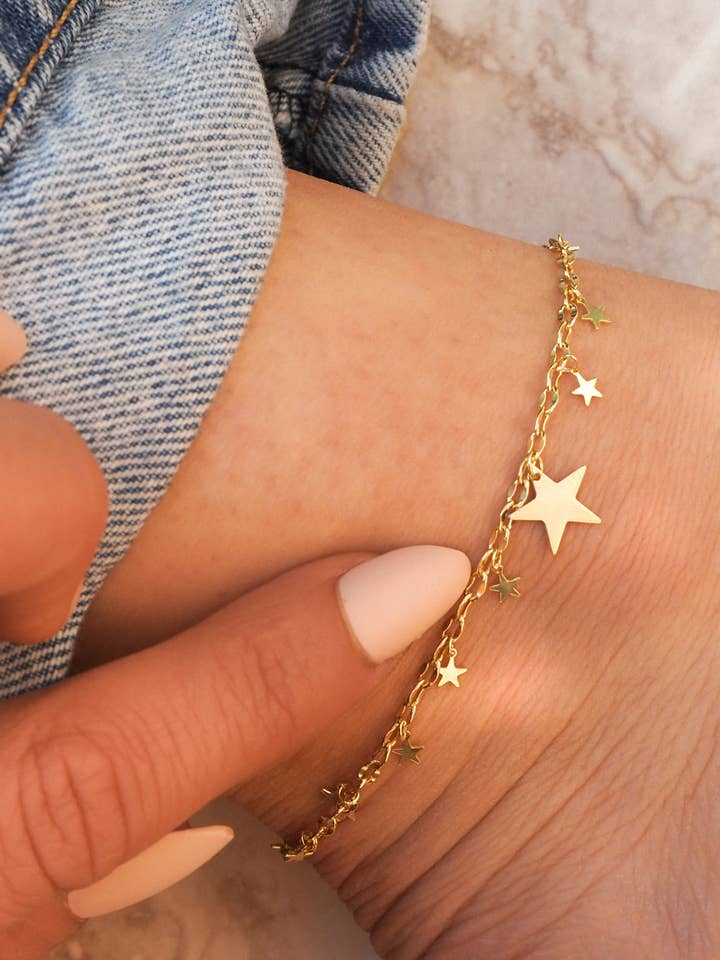 Bracelet de cheville à franges étoilées en argent sterling plaqué or pour la vente par Humble + Spark