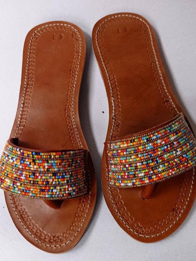 Sandali Zulu Masai fatti a mano con perline multicolori per la vendita all'ingrosso da parte di Delight merchants