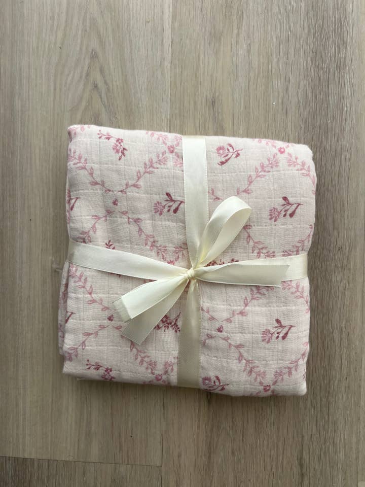 Little Threads - Wholesale Bedding Blanket - Kids & Baby - Mauve Lattice Muslin Blanket1