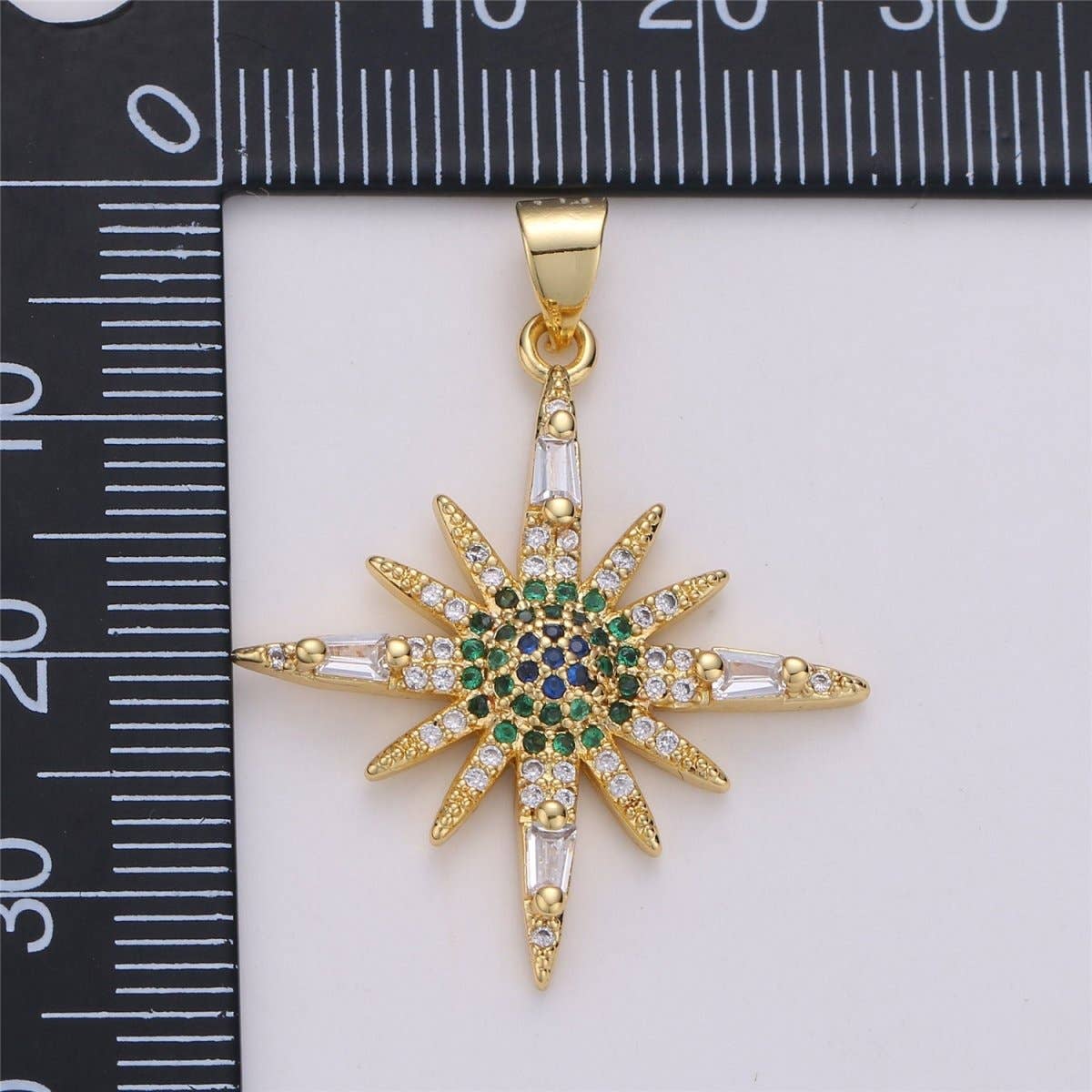 Aim Eternal - Vente Breloques/médailles personnalisées - Étoile Rayonnante en Forme de Soleil en Plaqué Or 24K avec Micro Pavé de Zircon Cubique Multicolore pour Collier ou Boucles d'Oreilles I-5721