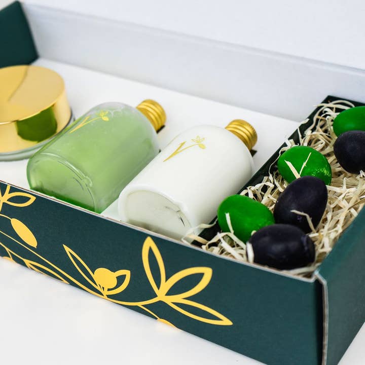 Case with Hand Cream, Body Milk, Shampoo and Soaps for wholesale by Aceites Valdezarza